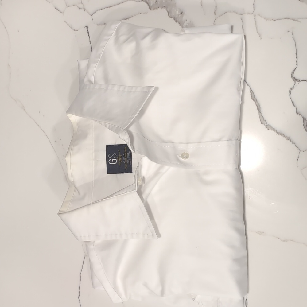 White Dress Shirt with Classic Button-Down Style